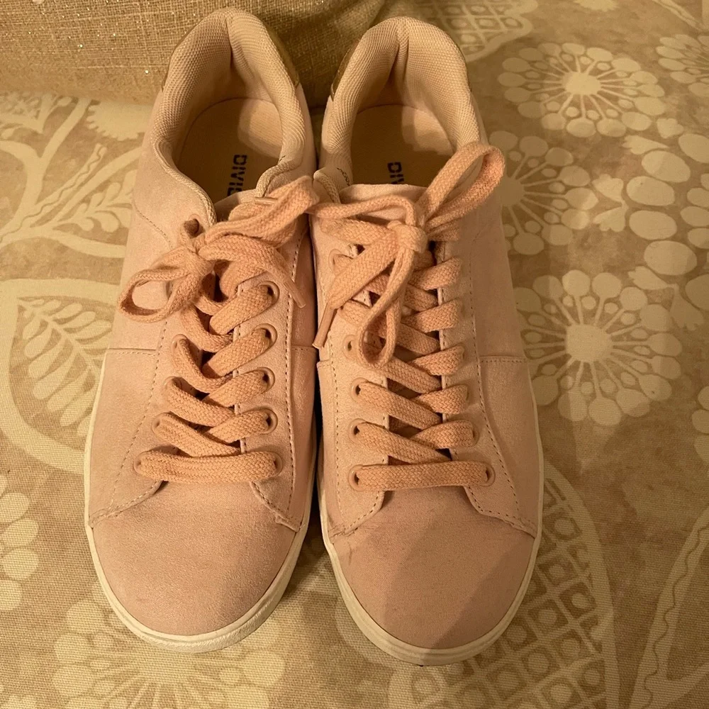 H&M pink sneakers 💗 - Picture 3 of 7